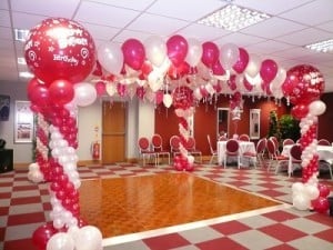 Cómo decorar un salón  con globos