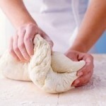 Cómo hacer masa de pizza; el truco para un buen amasado