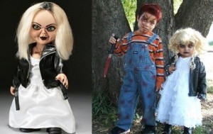Chucky y su novia, en disfraces de halloween.